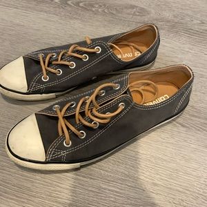 Converse shoes - size 8US